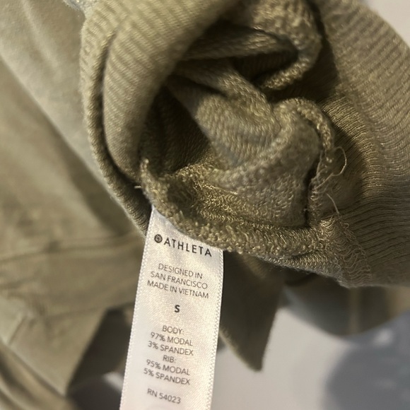 Athleta Mindset Long Sleeve Crewneck Pullover Small - Olive Green - Picture 7 of 11